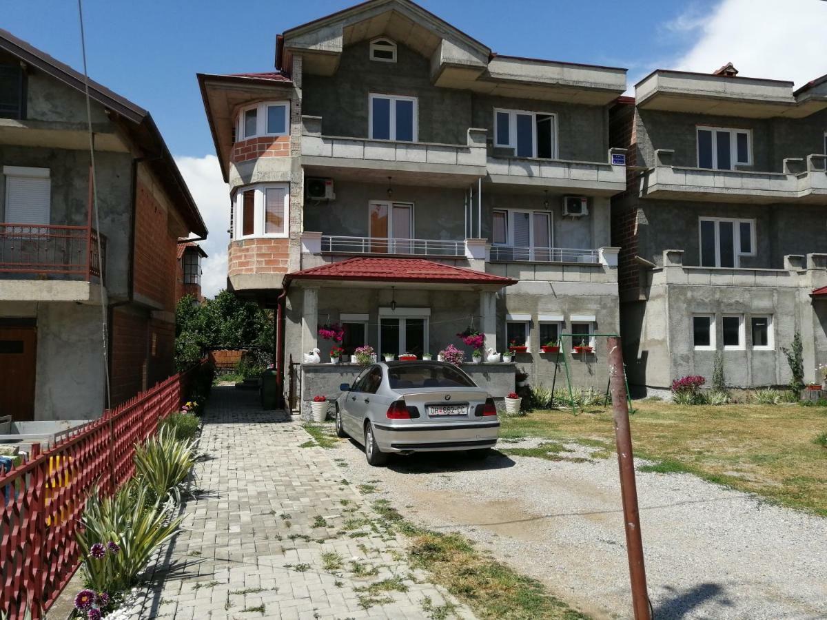 Villa Zora, Apartments Krstanoski オフリド エクステリア 写真